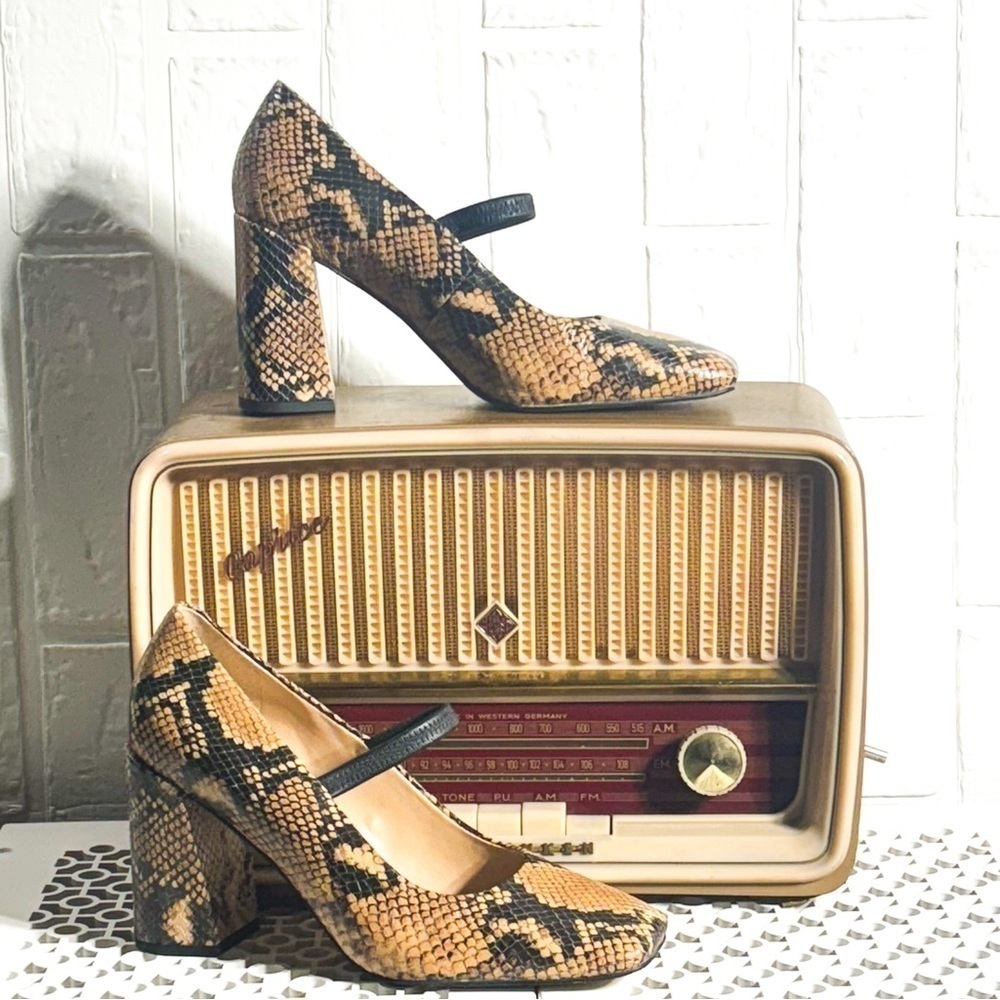 Franco Sarto Womens Block Heel, DARK BEIGE Snake Skin Size 7